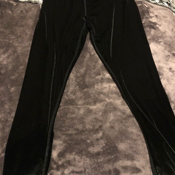 BNWT Pink VS Black Velvet Hoodie & Leggings Outfit - Picture 3 of 8